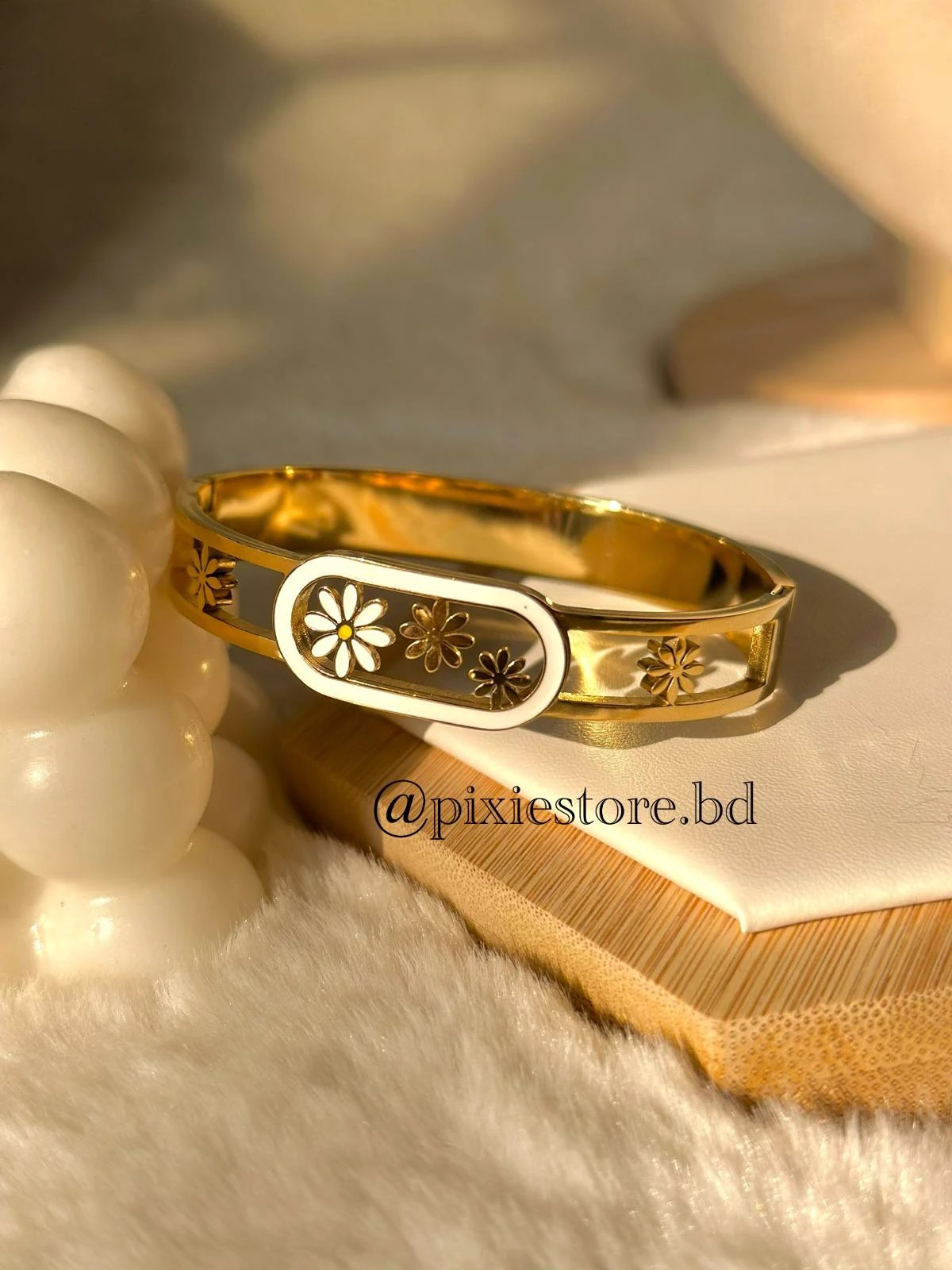 Daisy Aura Bangle
