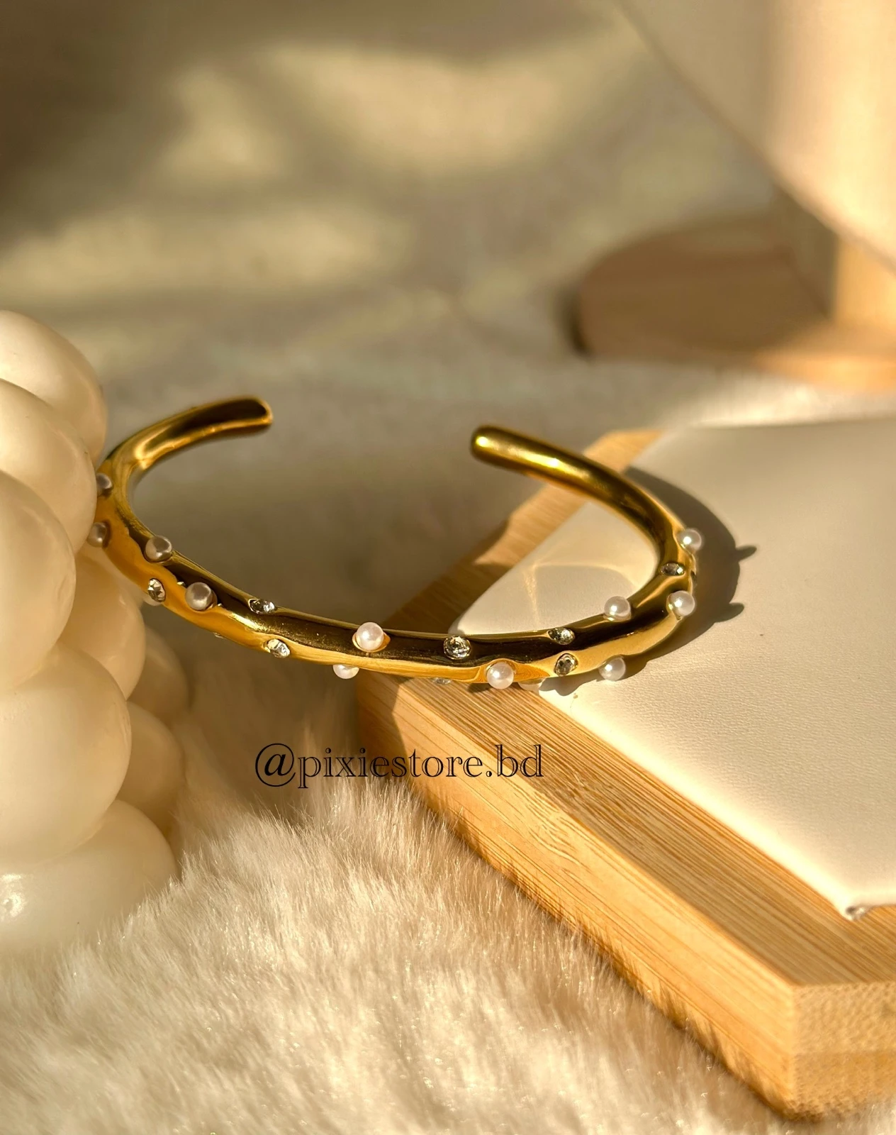 Elin cuff bangle