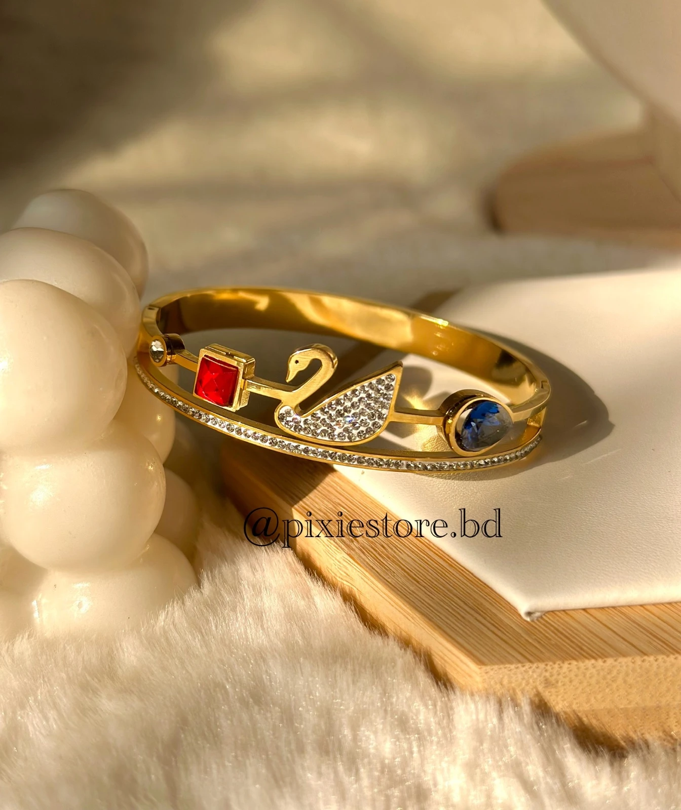 Swan Luxe Gold Bangle