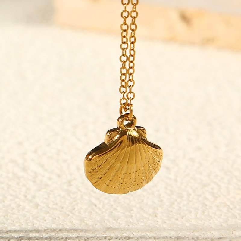 Coralyn pendant