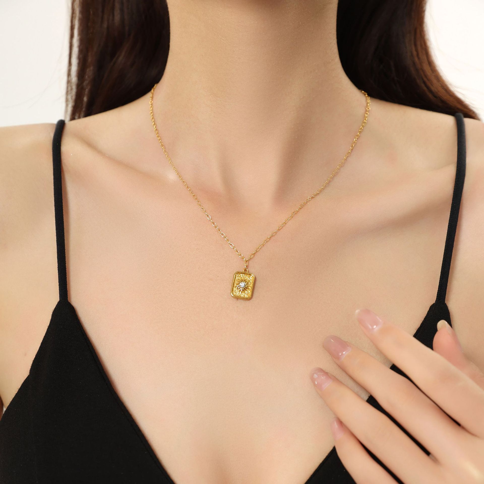 Rayna Pendant