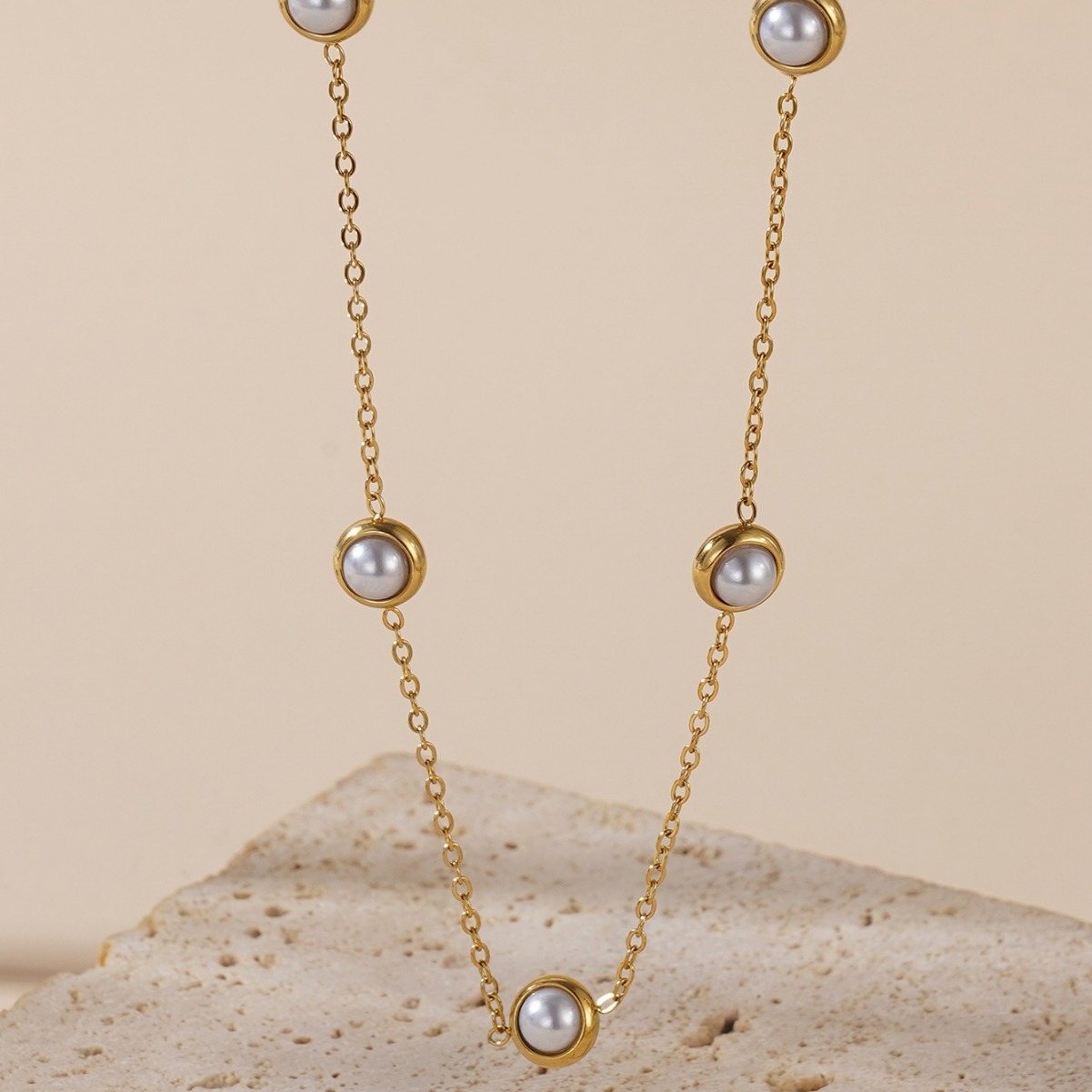 Lune Pearl Necklace