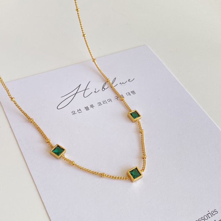 Elira necklace
