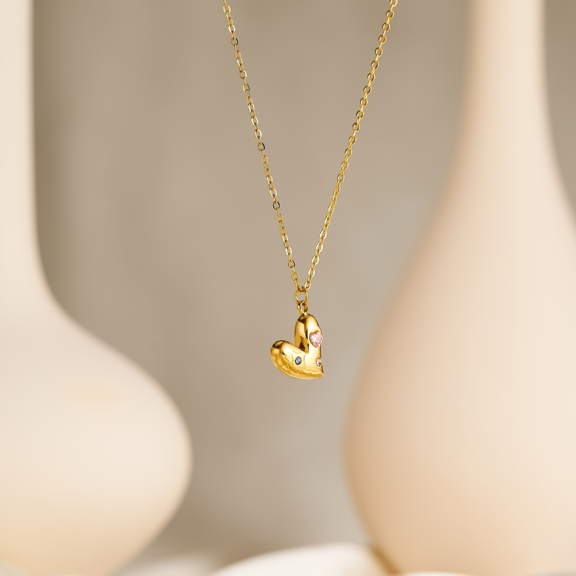 Cordelia pendant