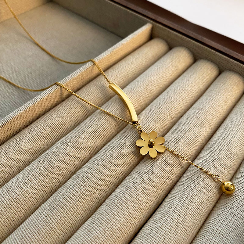 Flora pendant