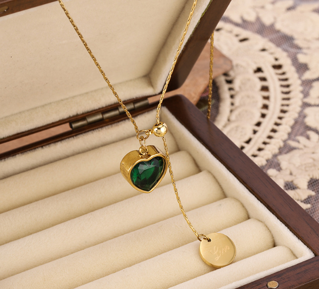 Emeralda Pendant