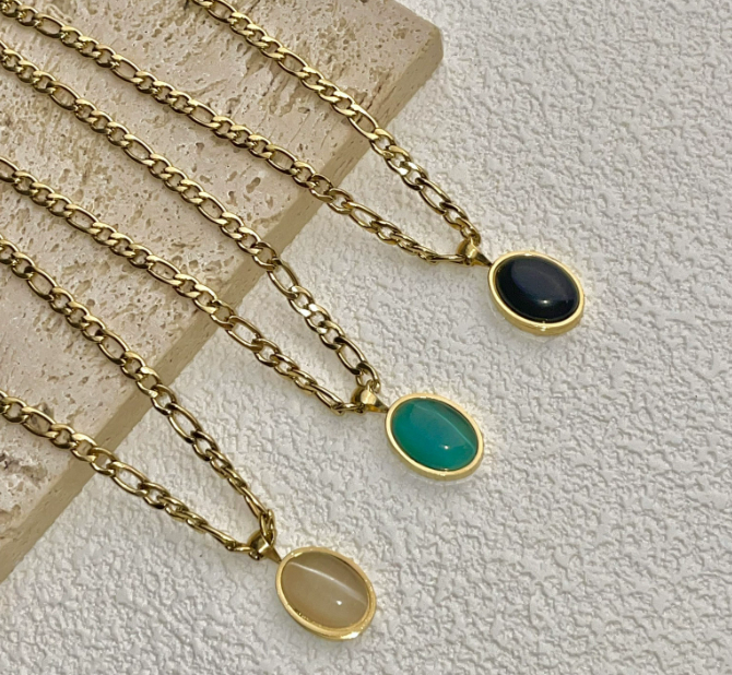 Selise pendant